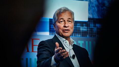 Mens bankens egen balanse ifølge JPMorgan Chase-sjef Jamie Dimon er «ekstraordinært sterk», ser han ikke uten bekymring på verden rundt ham.