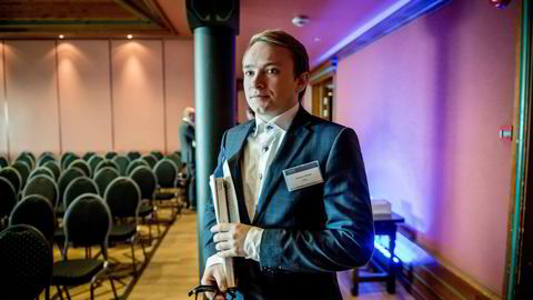 Aksjehandler Andreas Wold Hofstad (26) fra Trondheim har rukket å tjene millioner på sine investeringer. Her på konferanse i Oslo.