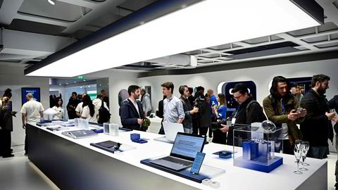 Samsung åpnet Galaxy Innovation Space, designet av den franske arkitekten Jean Nouvel på Champs-Élysées i på mandag. Det sørkoreanske selskaper er offisiell partner for de olympiske sommerleker i Paris.
