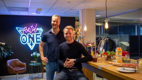 Gründerne har klar Portal Ones første store emisjon: Til venstre administrerende direktør Bård Anders Kasin og til høyre innholdssjef Stig Olav Kasin.