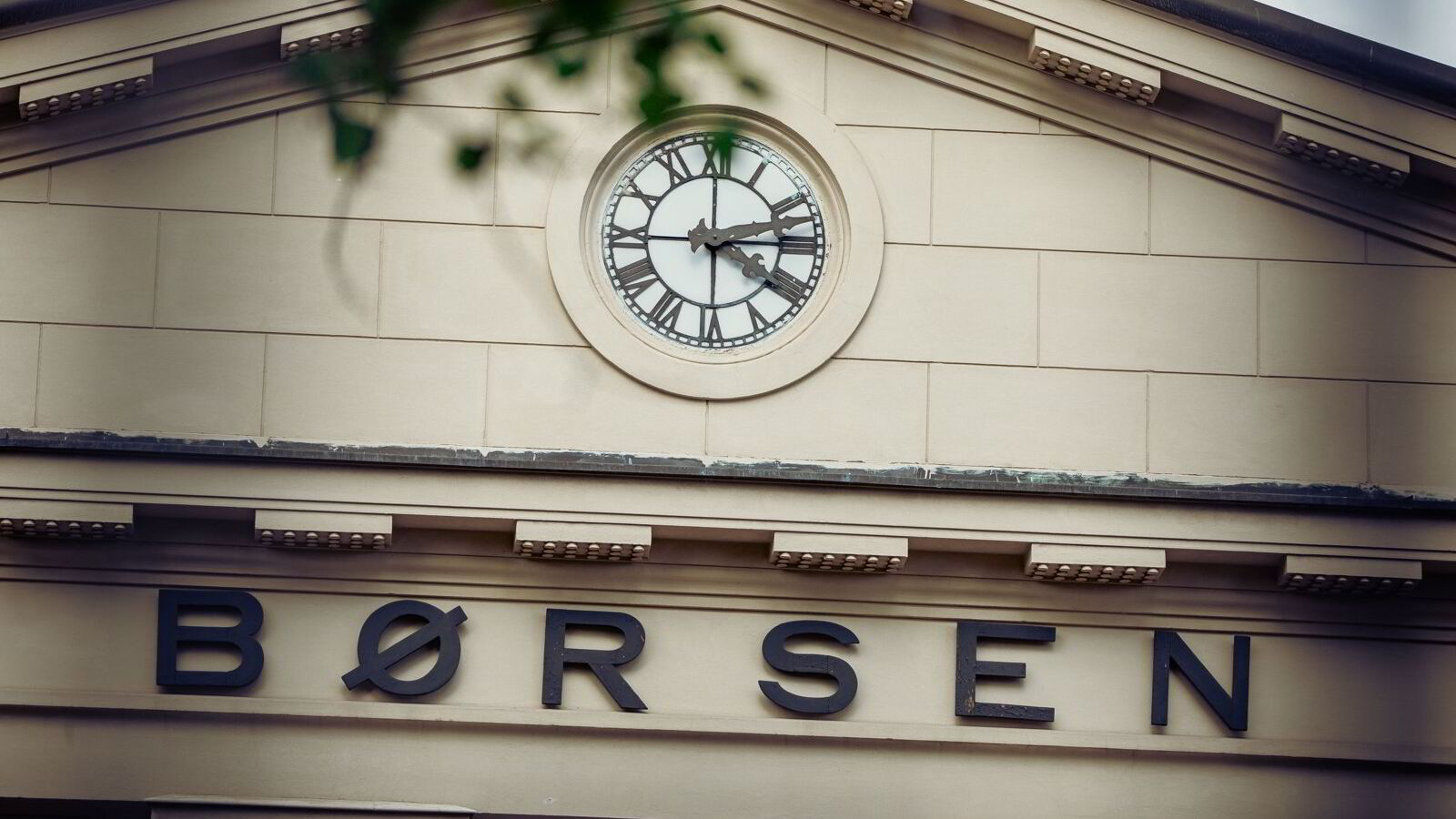 Nedgang på Oslo Børs – oljeprisen faller under 60 dollar fatet