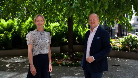 Investeringsdirektør Christian Dahl og bærekraftssjef Hilde Nordbø annonserte i fjor sommer Handelsbankens eksklusjon av olje- og gasselskaper fra sine fondsporteføljer.