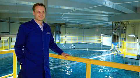 Trond Håkon Schaug-Pettersen er toppsjef i Salmon Evolution. I april kom en amøbe inn i anlegget, som førte til økt dødelighet blant fisken.
