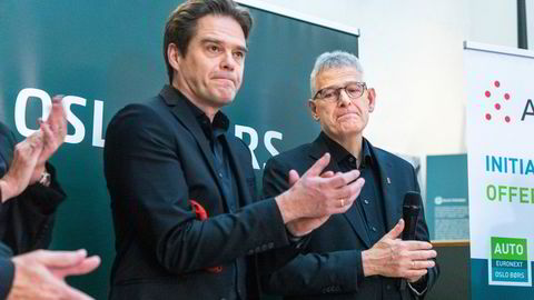 Konsernsjef Karl Johan Lier i Autostore på børsnoteringen av selskapet på Oslo Børs i fjor høst. Til venstre finansdirektør Bent Skisaker.