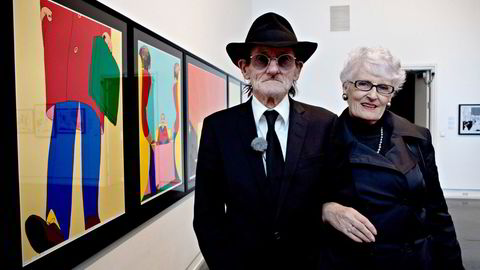 Pushwagner sammen med søsteren Grete Wivestad på Kunstnernes Hus under Høstutstillingen i 2009. Hun hadde bodd i USA siden 1959, men besøkte broren for å støtte ham under en rettssak.