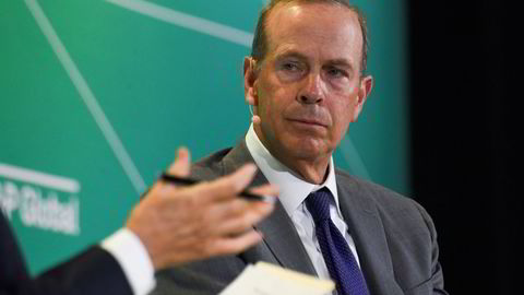 Mike Wirth er både administrerende direktør og styreleder i oljegiganten Chevron.