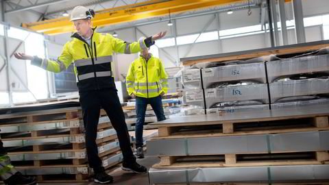 Administrerende direktør i Norsk Stål, Helge Runer, opplever nå at de rekordhøye prisene fører til lavere etterspørsel, og da synker også prisene. – Sammen med en prisnedgang, kan det føre til at byggeprosjekter som er satt på vent, nå kan bli tatt opp av skuffen igjen, tror han.