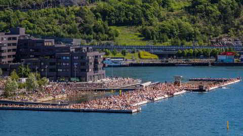Med sine mange badstuflåter og anleggene Sørenga sjøbad og Operastranda, har spesielt barn og unge i indre Oslo øst fått steder å være når solen skinner, skriver innleggsforfatteren.