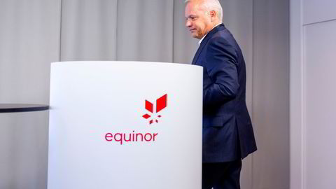 Da Equinor i oktober 2020 kunngjorde tap på virksomheten i USA til den nette sum av 200 milliarder kroner, skjedde det på en fredag, skriver artikkelforfatterne. Bilde av Equionors konsernsjef Anders Opedal.