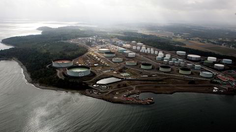 Esso Norges raffineri på Slagentangen ved Tønsberg. Raffinerivirksomheten ble lagt ned i 2021, og anlegget fungerer nå kun som en drivstoffterminal.