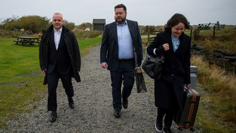 Anders Opedal ser en gryende kamp om talentene i bransjen. Her sammen med kommunikasjonsfolkene Erik Haaland og Sissel Rinde på vei inn til Petroleumtilsynets topplederkonferanse.