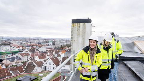 Investeringsdirektør Christine Sagen Helgø har sammen med Helene Olsen-Bech i K2 Bolig satt prisrekord for leiligheter i Stavanger. Her er de sammen med Thomas Samuelsen i entreprenøren Total Betong AS.