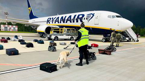 Ryanair melder mandag om sitt første lønnsomme kvartal siden før korona. Avbildet er en Boeing 737-8AS i Minsk.
