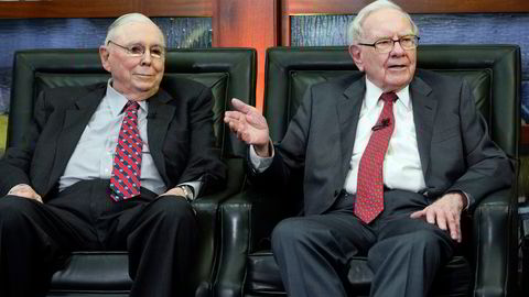 Berkshire Hathaways Warren Buffett (til høyre) og hans høyre hånd Charlie Munger.