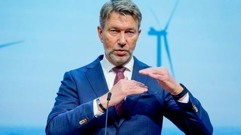 Olje- og energiminister Terje Aasland (Ap) under en av regjeringens mange pressekonferanser om havvind. Nå sier bransjen at han ikke har foreslått gode nok støtteordninger for den store satsingen som skal komme på norsk sokkel.