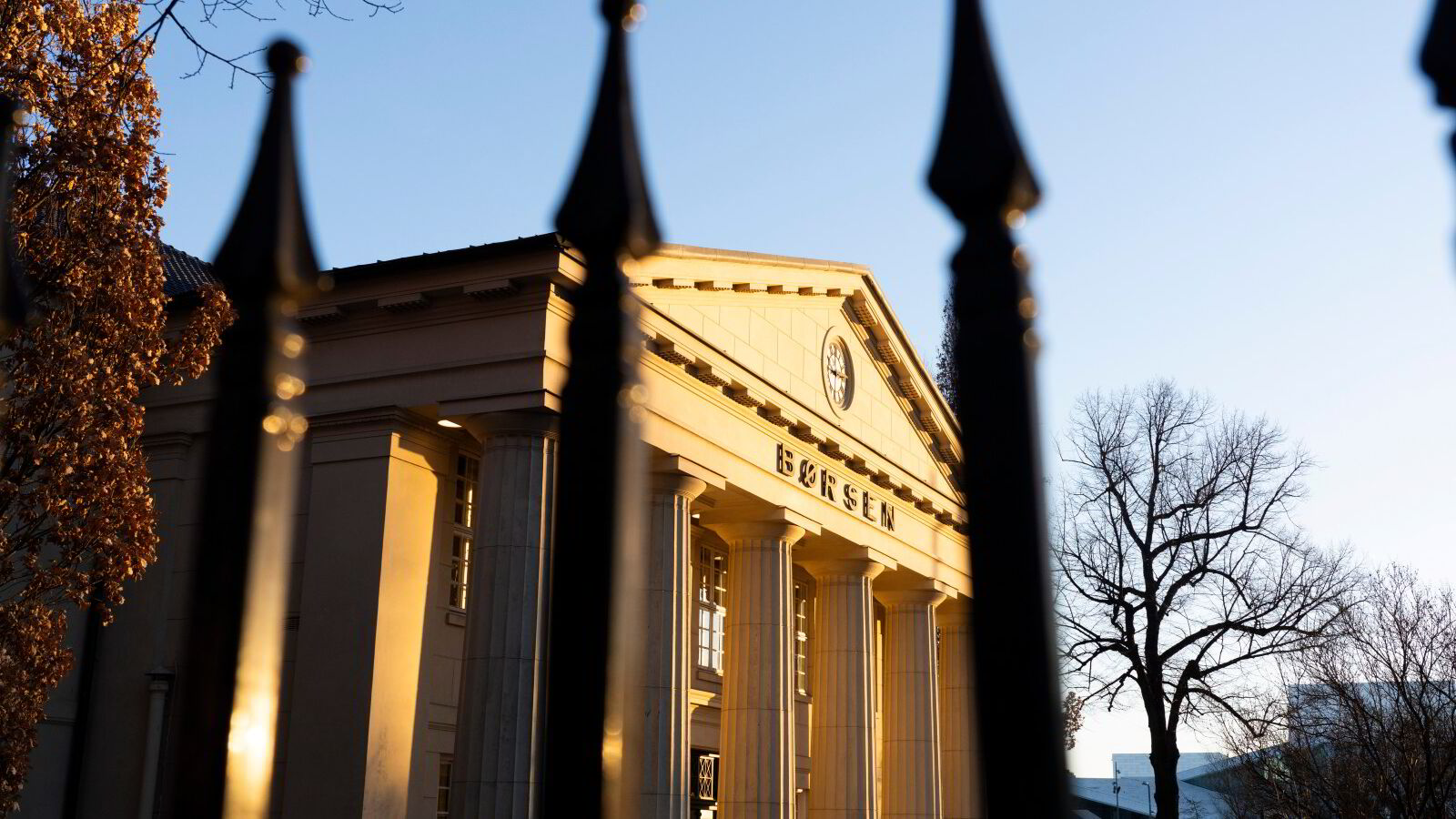 Oslo Børs stiger stiger svakt før markedet tar juleferie – investorfavoritt klatrer etter oppkjøpsnyhet