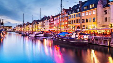 København er kjent for sine mange gourmetrestauranter. Her fra Nyhavn i København.