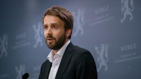 Næringsminister Jan Christian Vestre (Ap) ser ut til å være mer opptatt av å sikre samme lønnsvekst i styrerommet som i fabrikkhallen, enn å sørge for at de delstatlige selskapene tiltrekker seg de beste styremedlemmene.