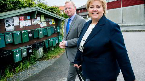 Erna Solberg og ektemannen Sindre Finnes på vei til valglokalene i 2013. Kort tid senere ble Solberg statsminister.