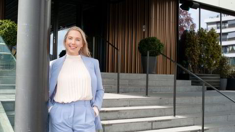 Hege Julianne Nevestad, direktør på Radisson Blu Caledonien Hotel i Kristiansand, smiler bredt etter fantastiske hotelltall.