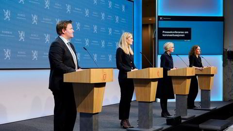 To nye tilfeller av den nye virusvarianten Omikron er bekreftet påvist i Norge. Her fra pressekonferansen til regjeringen tidligere denne måneden.