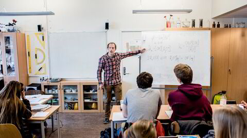 Det blir skjevt når det gjelder både arbeidsbelastning og kompensasjon, skriver opplæringsdirektør om konsekvensene av arbeidstidsavtalen med lærerne.