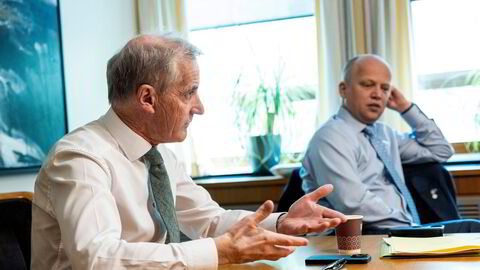 Finansminister Trygve Slagsvold Vedum og statsminister Jonas Gahr Støre forsøker med utflyttingsskatten å reise en finansiell berlinmur, ifølge skribenten.