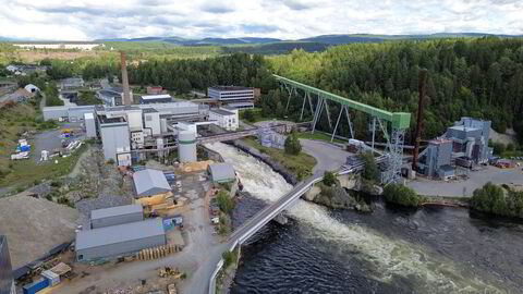 I Treklyngen Industripark planlegges det en stor fabrikk som skal produsere 300.000 tonn fibermasse til emballasje, kartong og hygienepapir. Men Miljødirektoratet setter foten ned.