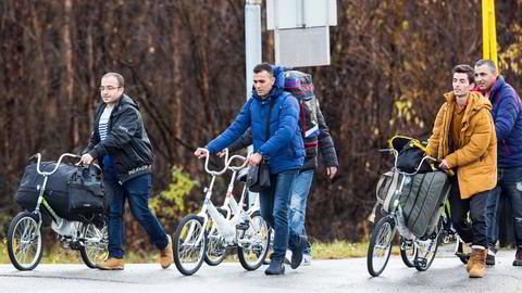 Migranter krysser grensen over Storskog til Kirkenes i 2015. Det kan komme nye bølger. Kirkenes 20151013.