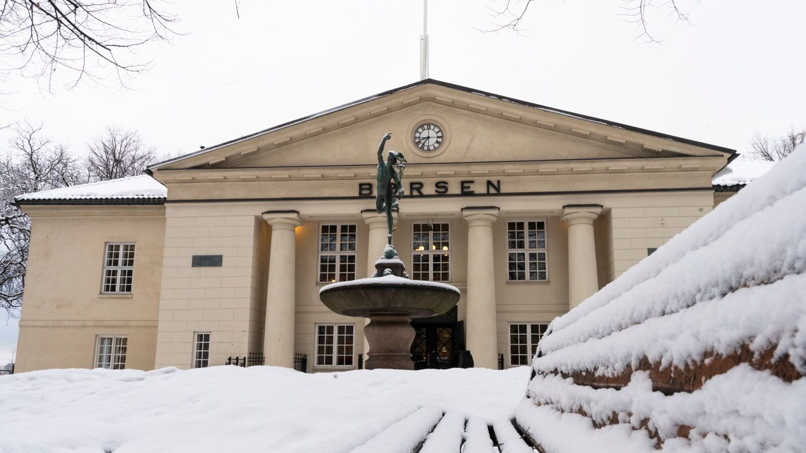 Oljeprisen snur opp – men lakseaksjene holder igjen Børsen