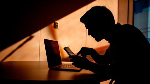 Falske profiler i dataspill og sosiale medier prøver å gjøre norske borgere til uvitende våpendragere for fremmede makter, skriver innleggets forfattere.