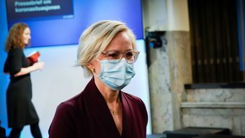 Helse- og omsorgsminister Ingvild Kjerkol tar skjenkestoppen i forsvar og viser til at den er basert på faglige råd.