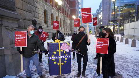 EØS-skepsisen i Norge stiger. Her protesteres det mot EUs energisamarbeid.
