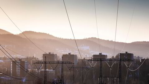 I et land som baserer seg på strøm til oppvarming er det begrenset hvor mye husholdningene bør presses til forbrukskutt på kort sikt, skriver Are Tomasgard.