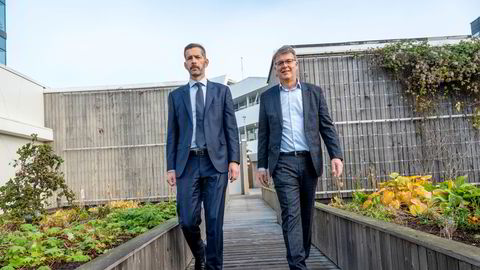 Kredittanalysesjef Thomas Eitzen i SEB (til venstre) og Deloitte-toppsjef Sjur Gaaseide.