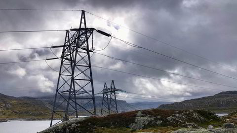 Omfattende støttetiltak fører til at betydelige deler av etterspørselen etter kraft er beskyttet eller subsidiert. Markedet uthules, skriver Øystein Noreng i Alternativ Energikommisjon.