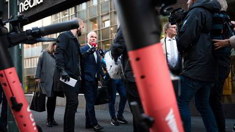 Finansminister Jan Tore Sanner øker avgiftene for ladbare hybrider.