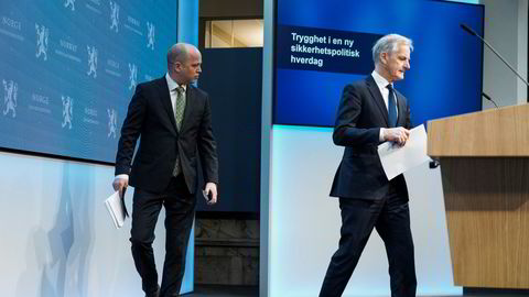 Finansminister Trygve Slagsvold Vedum og statsminister Jonas Gahr Støre la frem sitt forslag til revidert nasjonalbudsjett for 2022 torsdag.