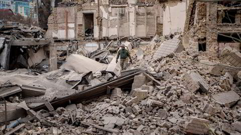 Ødelagte bygninger etter russisk angrep mot Kyiv i påskeuken.