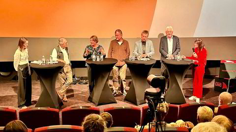 Charlie Hebdo-redaktør Gérard Biard i paneldebatt i Arendal torsdag (nummer to fra venstre).