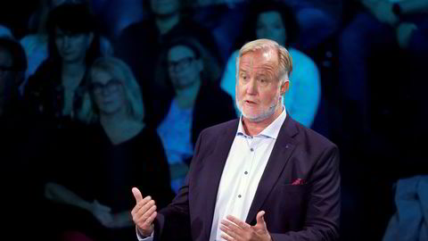 Lær svensk, få jobb, sier arbeidsminister Johan Pehrson i Sverige.