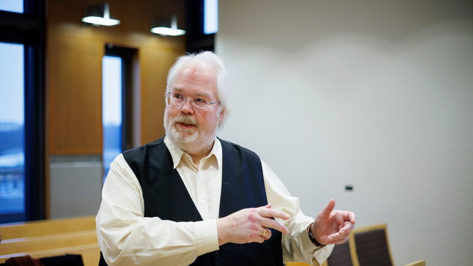 Finansveteran om feiden mellom Røkke og Sveaas: – Dette er folk som har mislikt hverandre i 25 år og tyr til alle våpen