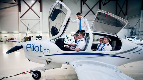 Pilot Flight Academy har utdannet flere hundre piloter årlig på Torp-flyplassen utenfor Sandefjord. Nå blir flycrew-selskapet AAP Aviation ny hovedeier på skolen for å sikre rekrutteringen i årene fremover. Bildet er tatt i 2018.
