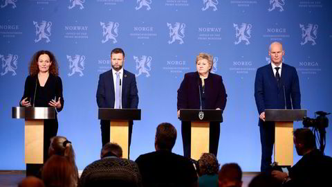 Lederne må også lære av det de gjorde bra, ikke bare av sine feil, skriver artikkelforfatteren. Her fra pressekonferanse om nye koronatiltak med Camilla Stoltenberg, Bent Høie, Erna Solberg og Bjørn Guldvog.