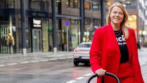 Gründer Madeleine Bjørnestad Røed er tobarnsmor og gründer. Hun mener at alle kvinner bør gjøre det som passer dem best, men at det bør være rom for ikke å «shame» kvinner som har lyst til å gjøre andre ting enn bare å passe baby under barselpermisjonen.