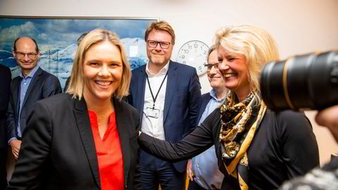 Liv Lønnum med Sylvi Listhaug fra tiden i Olje- og energidepartementet. I dag er de begge på Stortinget. Listhaug som representant og Frp-leder, mens Lønnum er rådgiver for partiets fraksjon i energi- og miljøkomiteen.