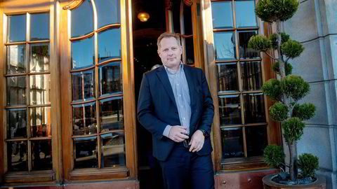 Norwegian-styreleder Svein Harald Øygard har kritisert bonusutbetalinger vedtatt av det tidligere styret, men forsvarer samtidig at bonusene ikke var ulovlige. Departementet konkluderer nå annerledes.