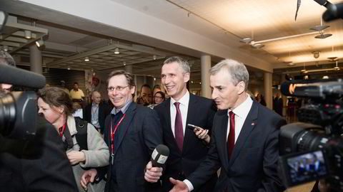 Statsminister Jonas Gahr Støre (til høyre) og snart sentralbanksjef Jens Stoltenberg. Her fra Ap-landsmøtet i 2015 på Folkets Hus i Oslo.