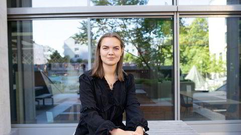 Student Signe Kristine Solstad Midtun mener det er for lite oppmerksomhet rundt finans og for få kvinnelige forelesere på bachelorprogrammet ved NHH.