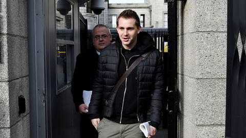 Målet for Max Schrems' nye aksjon er å bli kvitt det han omtaler som «cookie-banner-terror», skriver Christine Stousland i innlegget. Schrems er her på vei inn til rettssaken som endte med «Schrems I»-dommen.